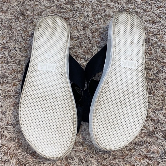 MIA platform slides - Picture 3 of 4